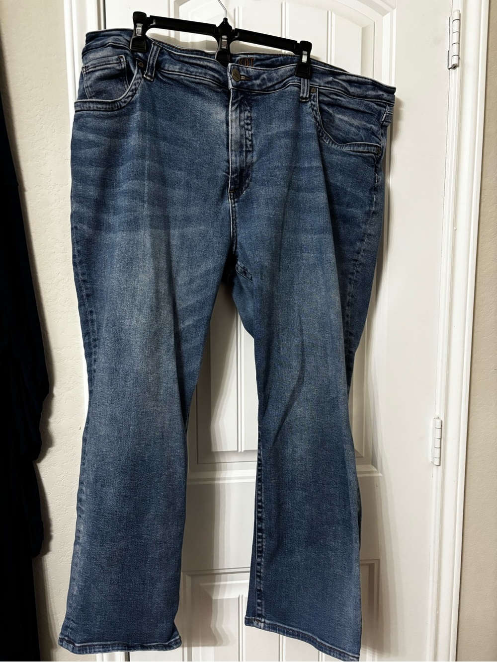 Kut from the Kloth Women's Straight Leg Jeans - Blue Wash